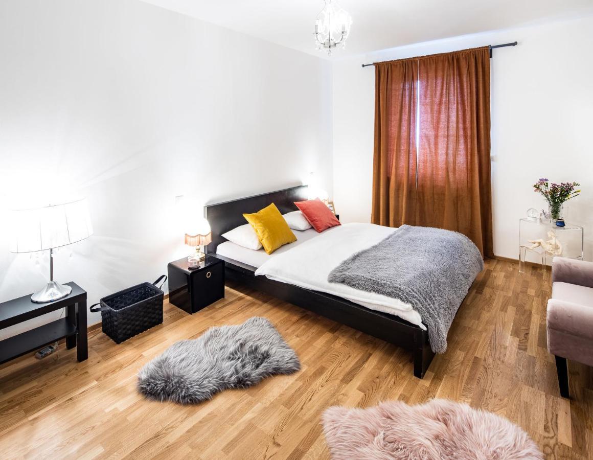 Silvie Apartments - Zlate Terasy Olomouc Exterior photo